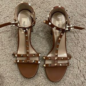 Valentino Garavani T-Strap 4inch Rockstud Sandals